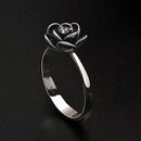 ZWARTE DAHLIABLOEMIGE RING